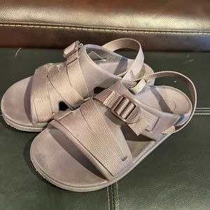 Womens like new Chacos size 8